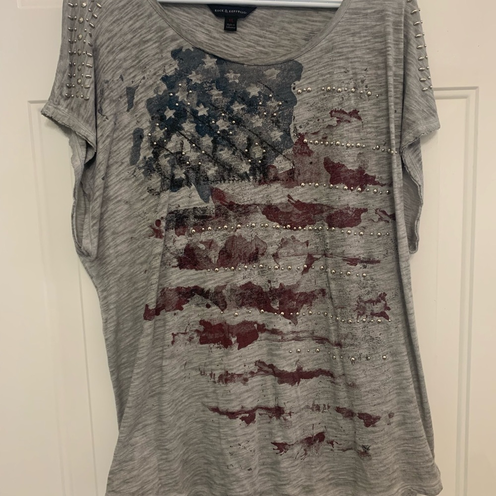 Rock & Republic t-shirt size XL.